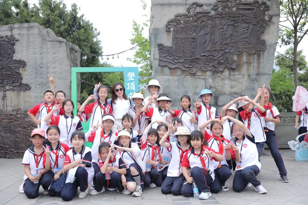 将进酒旅行社研学活动 | 探秘窦圌山，感悟古建智慧！2025年中原爱心学校窦圌山研学活动。