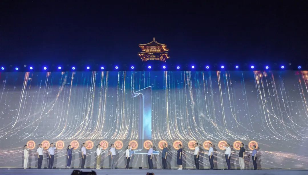 读李白 游神州丨跟着李白去旅游中华文化主题旅游线路正式发布，一起开启诗意文化之旅。